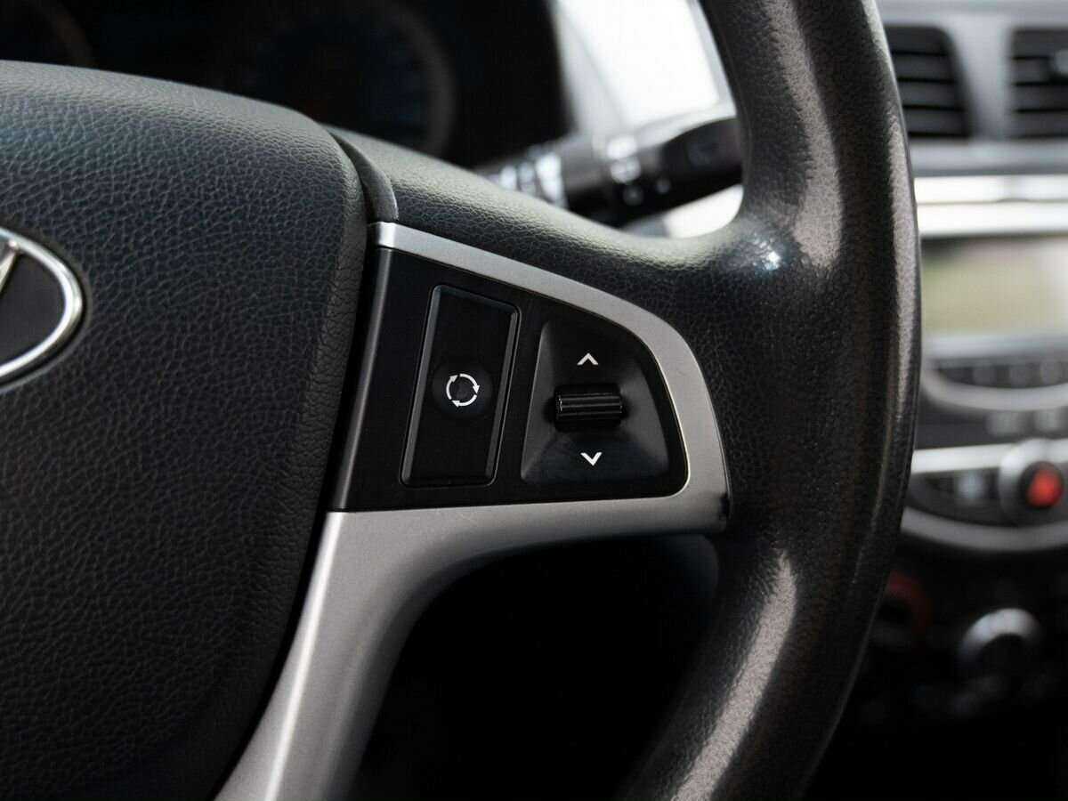 Купить Hyundai Solaris, 2012, 263 000 км, фото №17