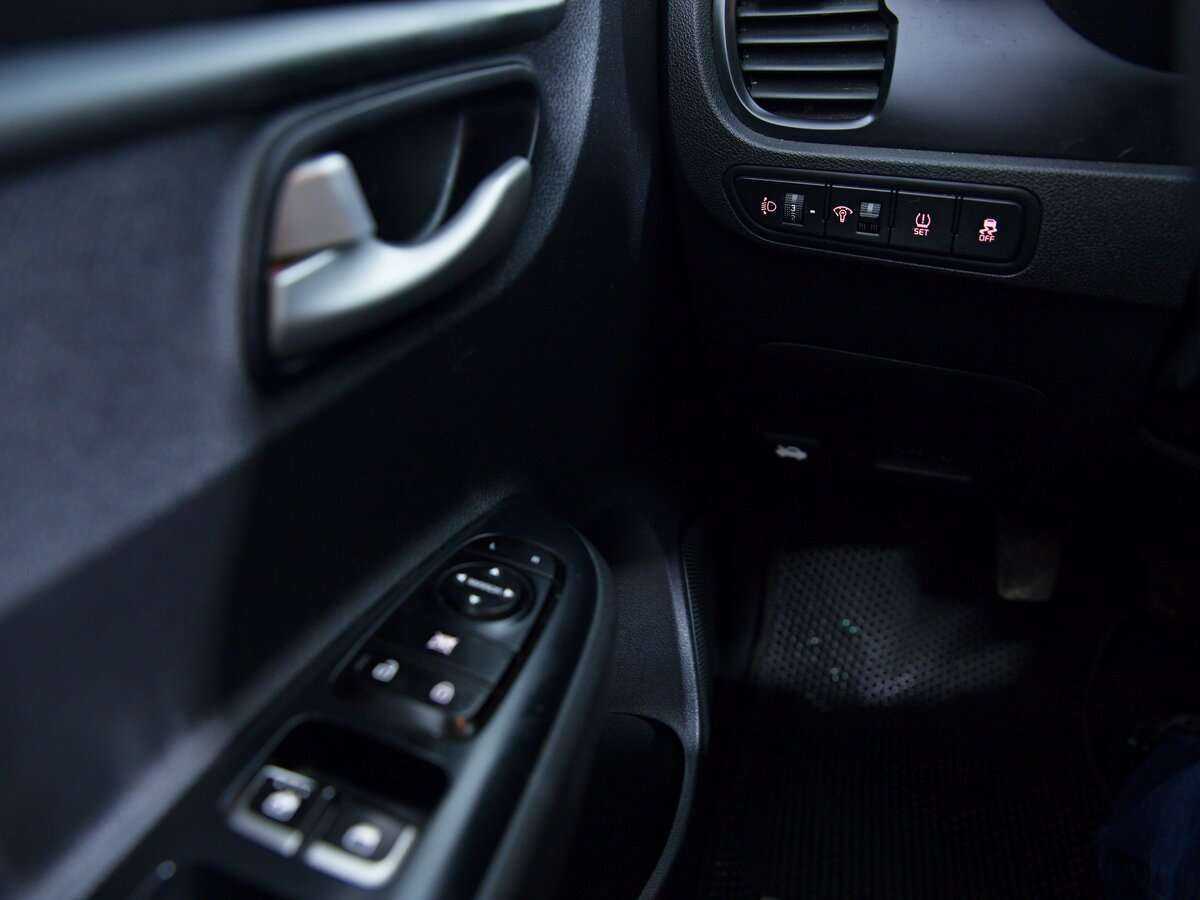 Купить Kia Rio, 2017, 126 650 км, фото №16