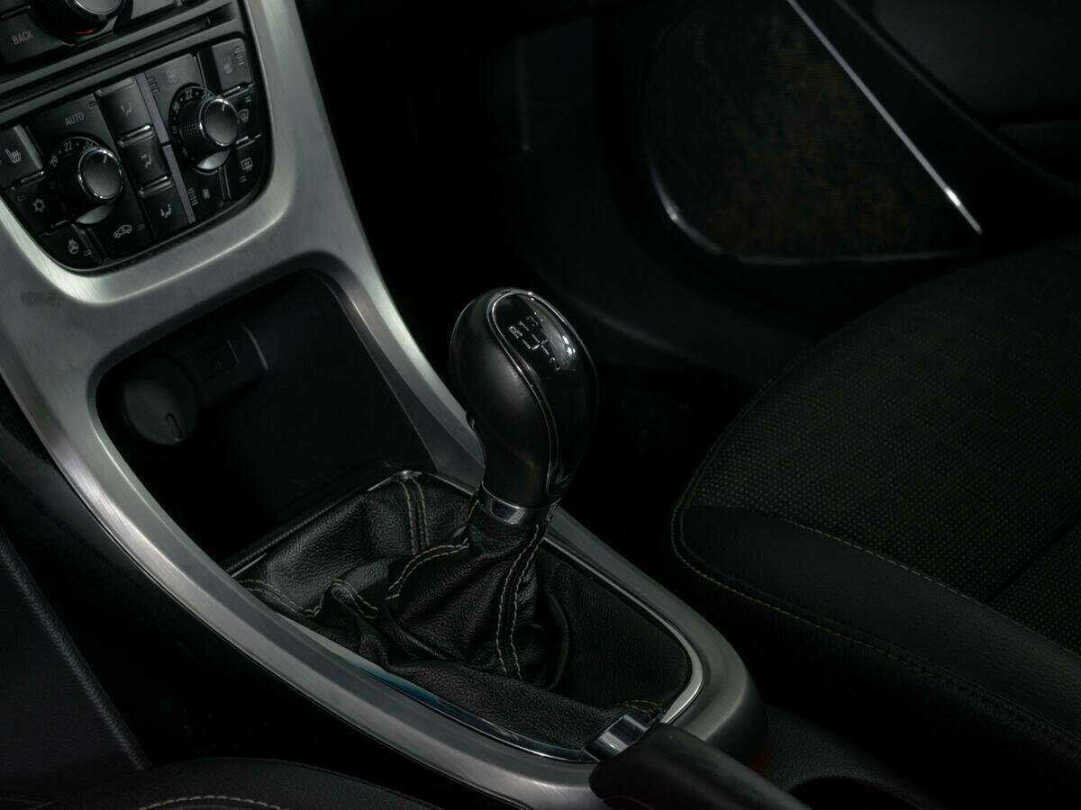 Купить Opel Astra GTC, 2012, 184 154 км, фото №15