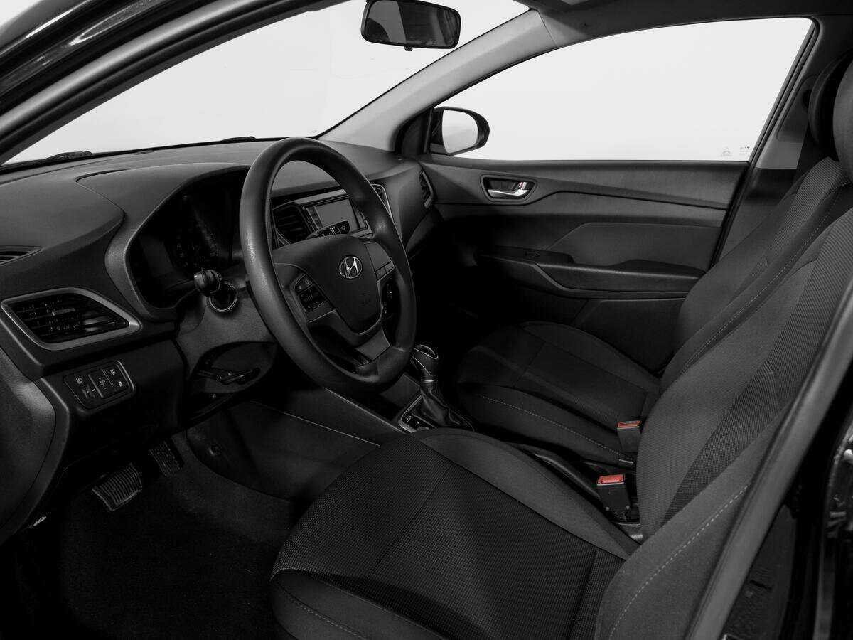 Купить Hyundai Solaris, 2018, 65 506 км, фото №13