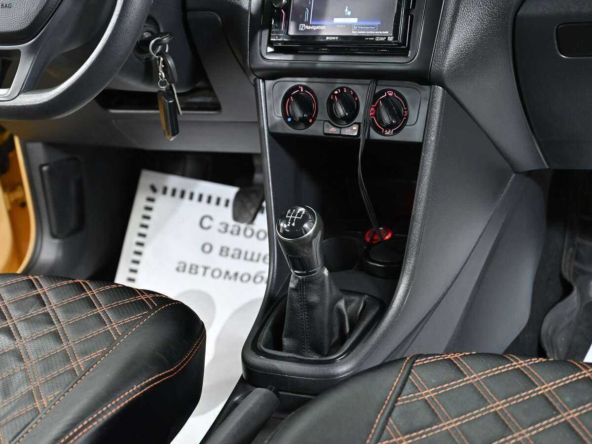 Купить Volkswagen Polo, 2017, 114 000 км, фото №9