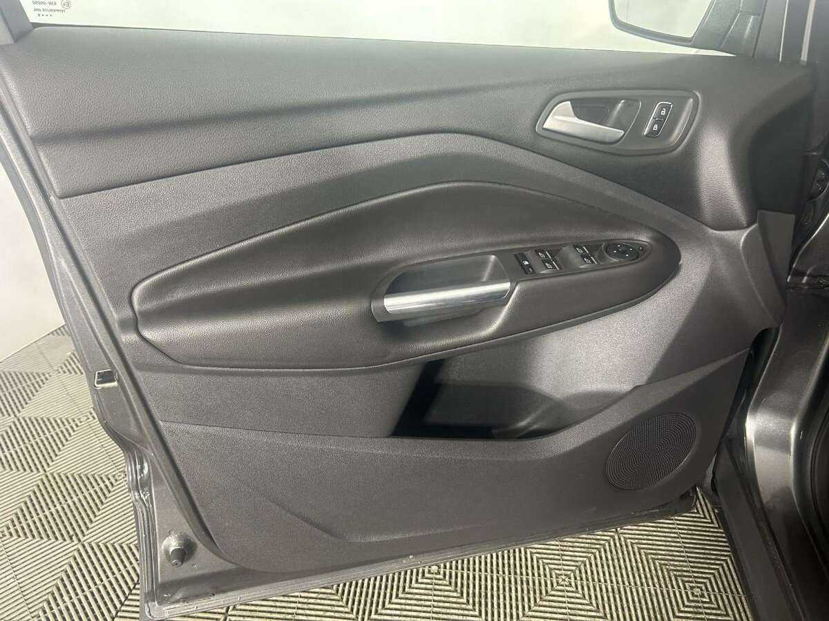 Купить Ford Kuga, 2015, 95 000 км, фото №8