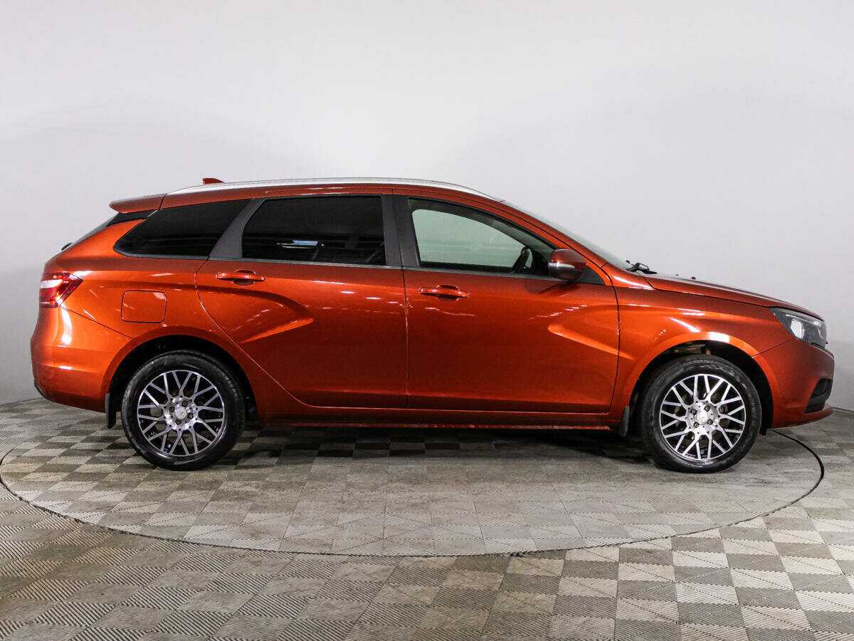 Купить Lada (ВАЗ) Vesta SW, 2018, 116 245 км, фото №4