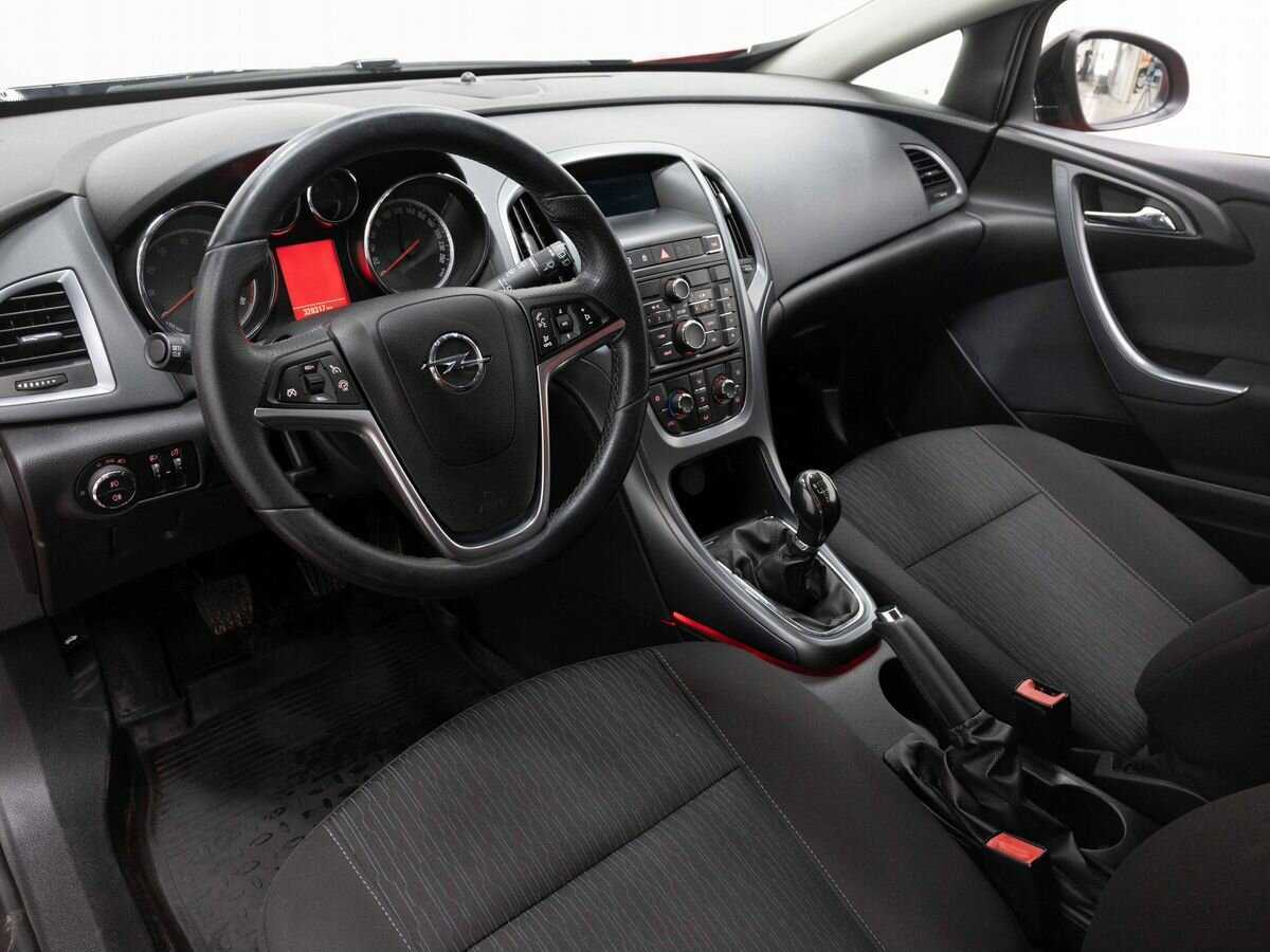 Купить Opel Astra GTC, 2012, 320 317 км, фото №9