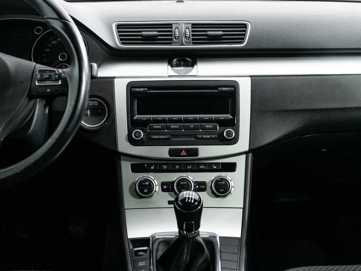 Купить Volkswagen Passat, 2013, 143 387 км, фото №14