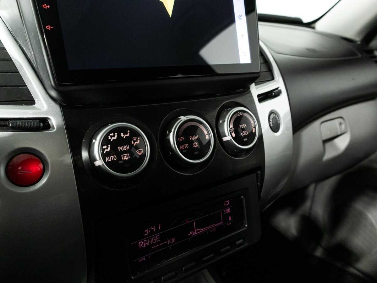 Купить Mitsubishi Pajero Sport, 2013, 215 151 км, фото №16