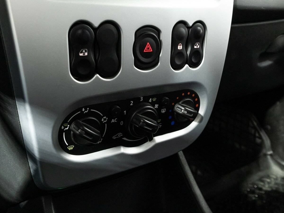 Купить Renault Logan, 2012, 201 801 км, фото №15