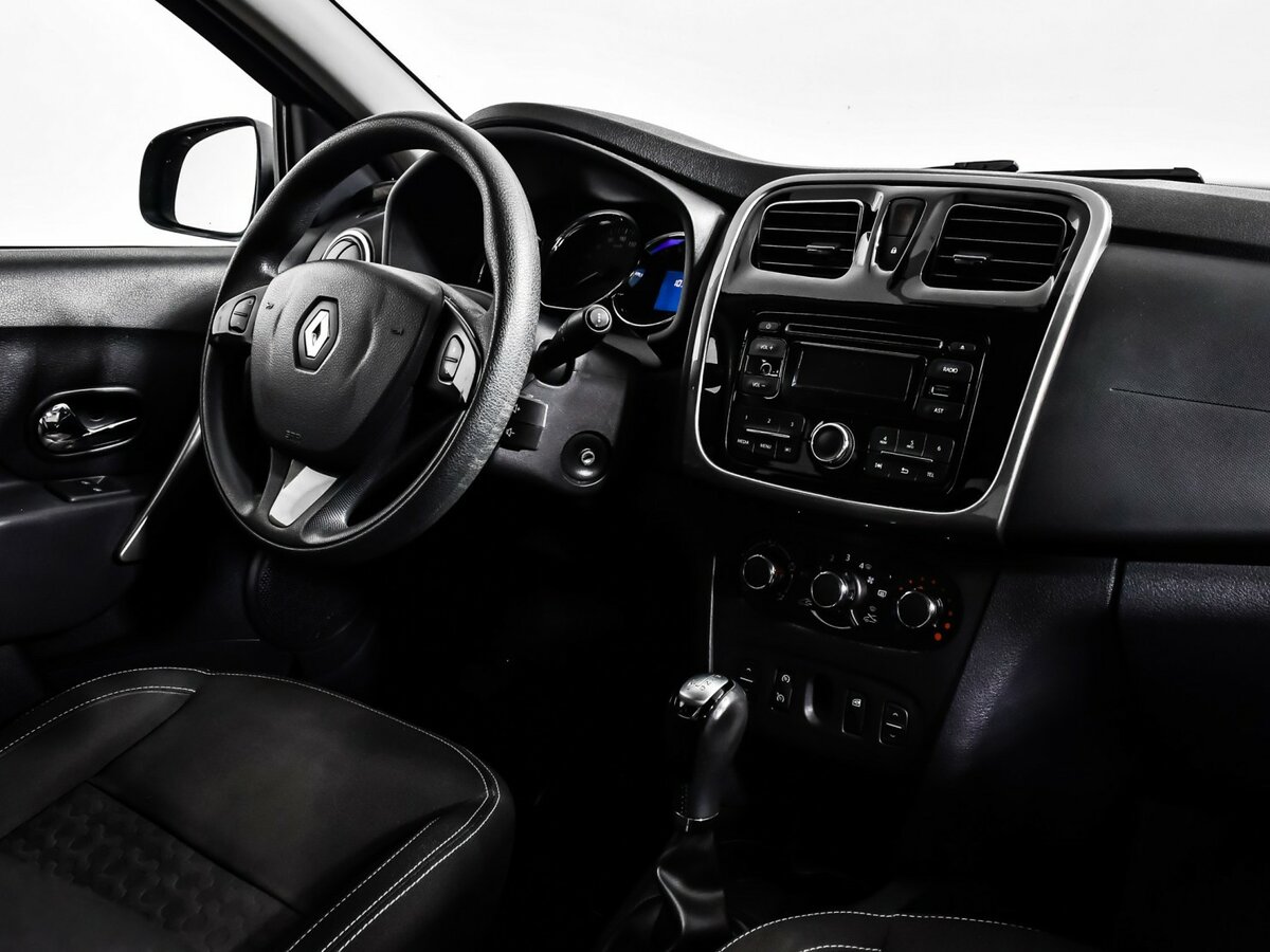 Купить Renault Logan II, 2018, 104 000 км, фото №9